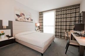  Hotel Rivarolo  Ривароло Канавезе